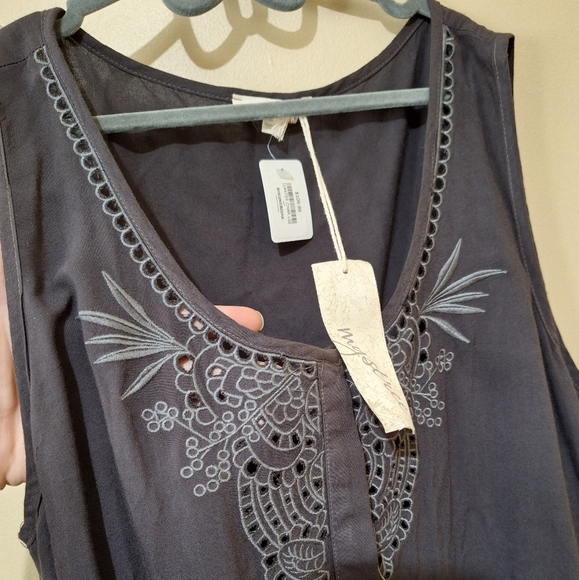 NWT Mystree Embroidered Sleeveless Tunic Top - Picture 2 of 4